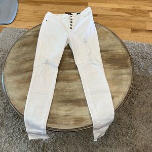 New without tags Nannete Lepore size 2 distressed skinny jeans